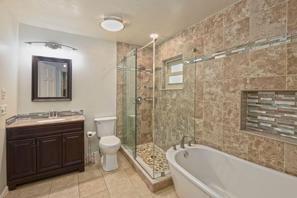 For Sale: $479,000 (4 beds, 2 baths, 1822 Square Feet)