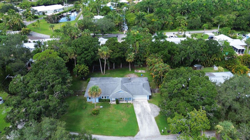 For Sale: $479,000 (4 beds, 2 baths, 1822 Square Feet)