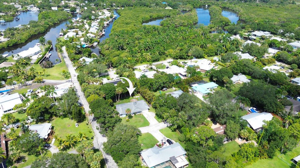 For Sale: $479,000 (4 beds, 2 baths, 1822 Square Feet)