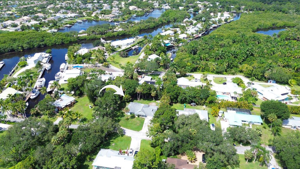 For Sale: $479,000 (4 beds, 2 baths, 1822 Square Feet)