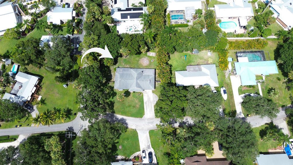 For Sale: $479,000 (4 beds, 2 baths, 1822 Square Feet)