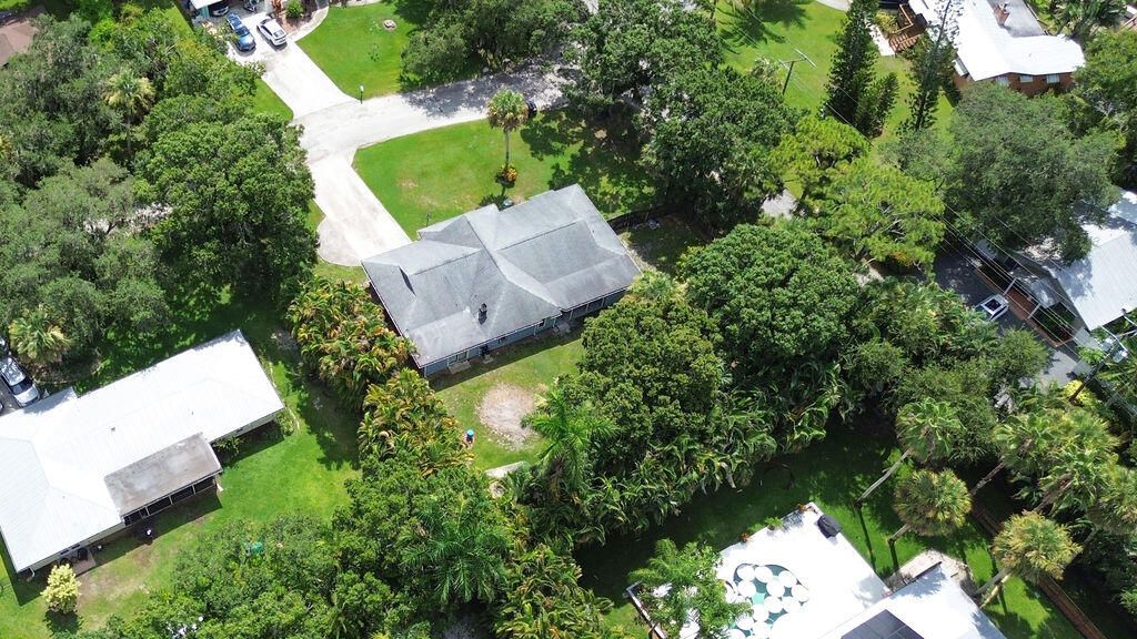 For Sale: $479,000 (4 beds, 2 baths, 1822 Square Feet)