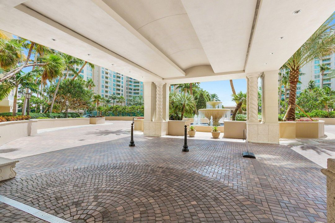 Active With Contract: $1,450,000 (2 beds, 2 baths, 2292 Square Feet)