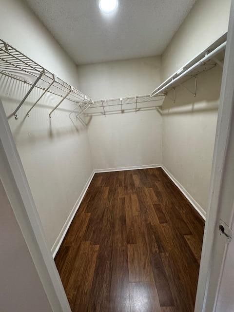 Под контрактом: $95,000 (1 спален, 1 ванн, 870 Квадратных фут)