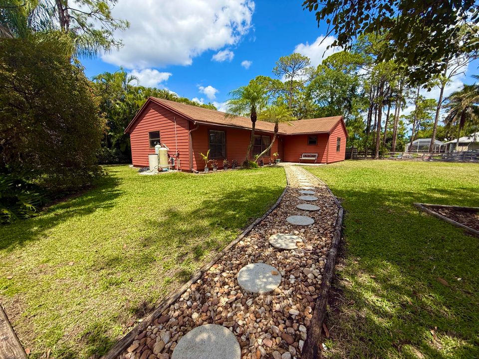 合同活跃: $500,000 (3 贝兹, 2 浴室, 1511 平方英尺)