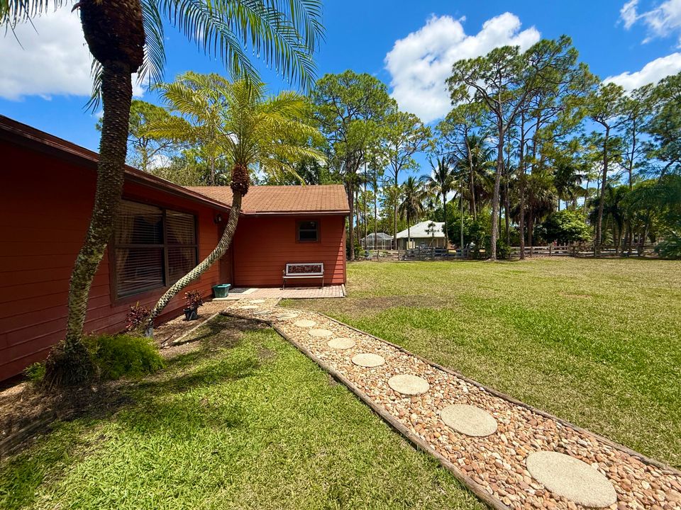 合同活跃: $500,000 (3 贝兹, 2 浴室, 1511 平方英尺)