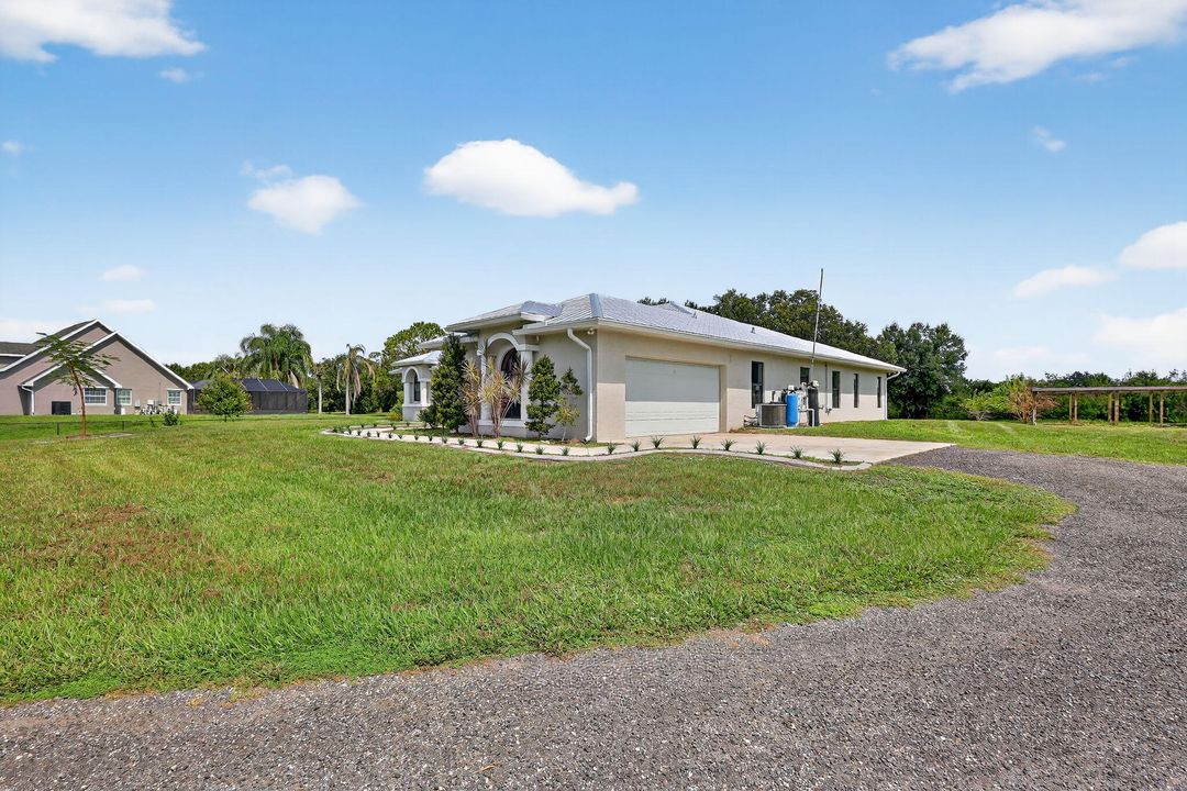 En Venta: $654,900 (4 camas, 3 baños, 2355 Pies cuadrados)