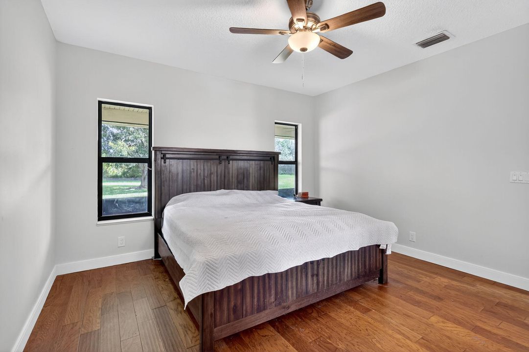 En Venta: $654,900 (4 camas, 3 baños, 2355 Pies cuadrados)