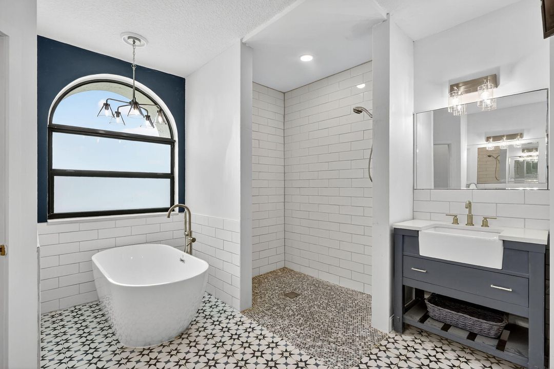 En Venta: $654,900 (4 camas, 3 baños, 2355 Pies cuadrados)