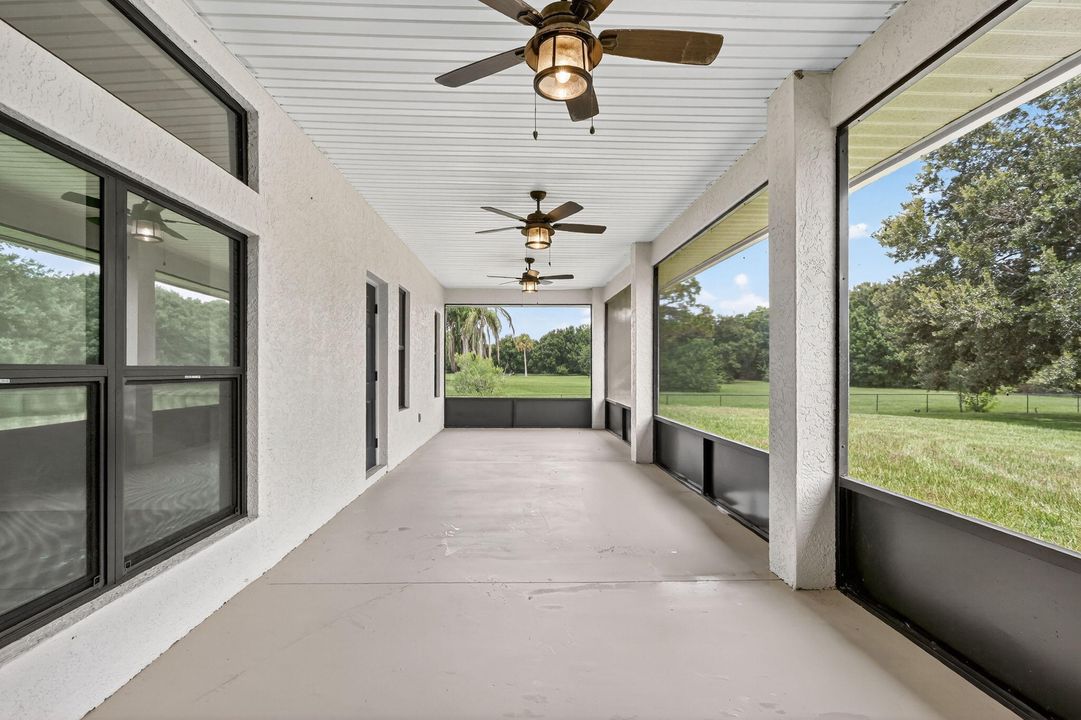 En Venta: $654,900 (4 camas, 3 baños, 2355 Pies cuadrados)