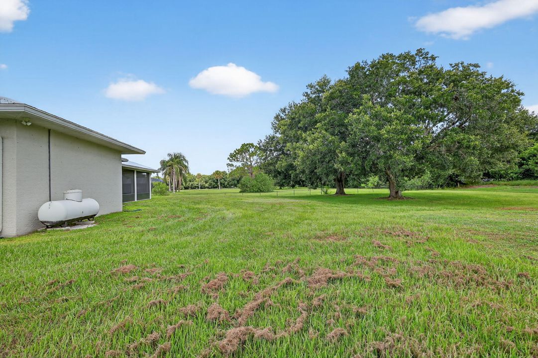 En Venta: $654,900 (4 camas, 3 baños, 2355 Pies cuadrados)