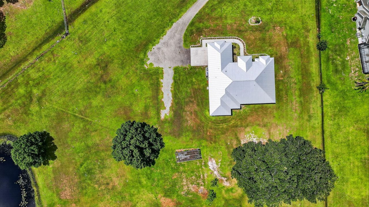 En Venta: $654,900 (4 camas, 3 baños, 2355 Pies cuadrados)