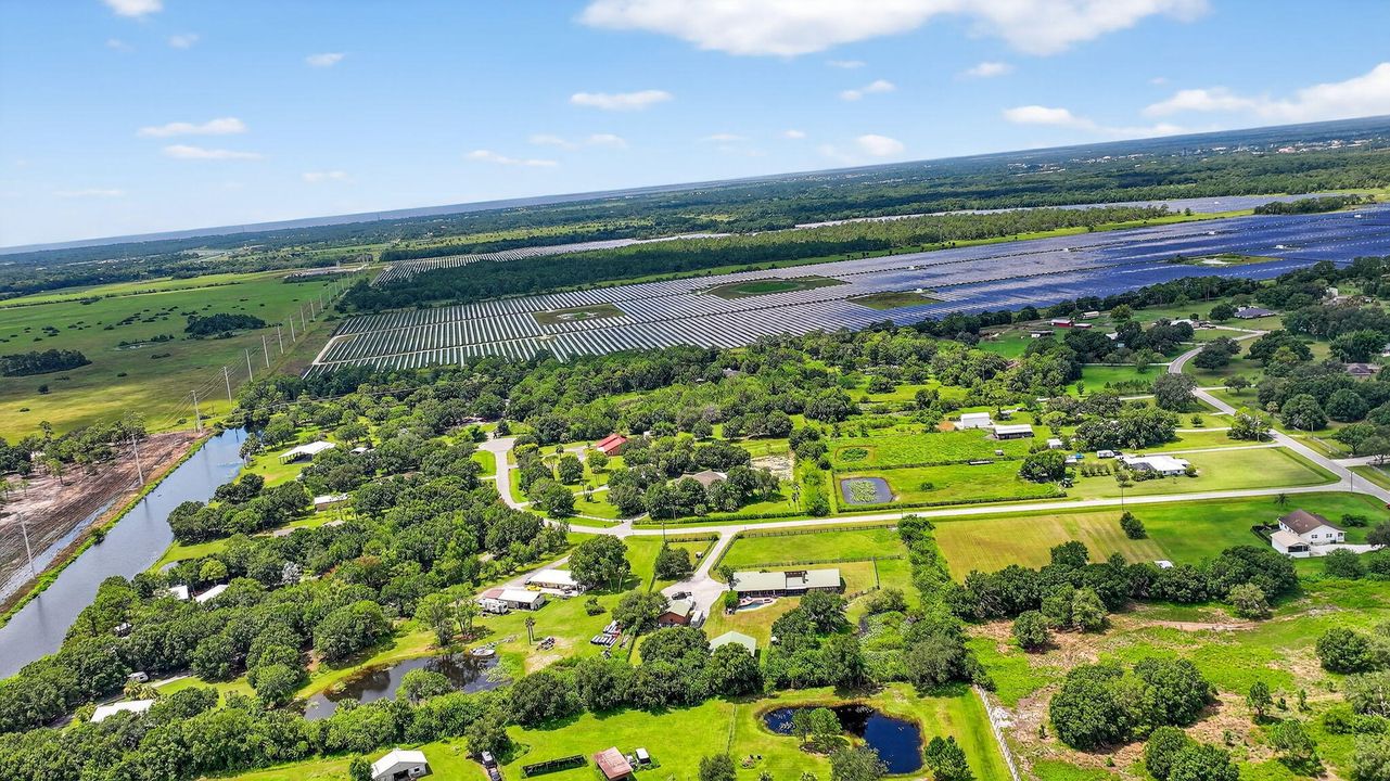 En Venta: $654,900 (4 camas, 3 baños, 2355 Pies cuadrados)