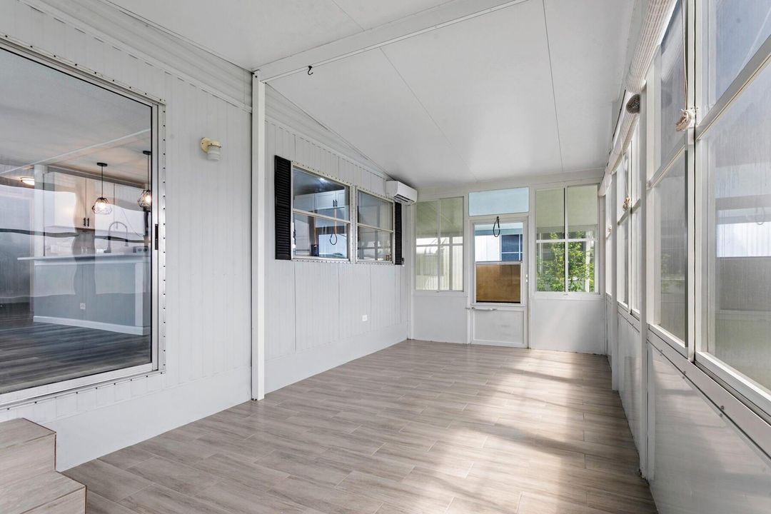 合同活跃: $164,000 (2 贝兹, 2 浴室, 1179 平方英尺)