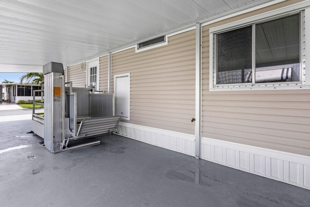 合同活跃: $164,000 (2 贝兹, 2 浴室, 1179 平方英尺)