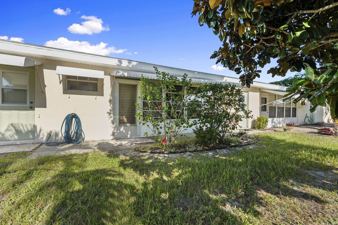 Под контрактом: $99,500 (1 спален, 1 ванн, 1122 Квадратных фут)