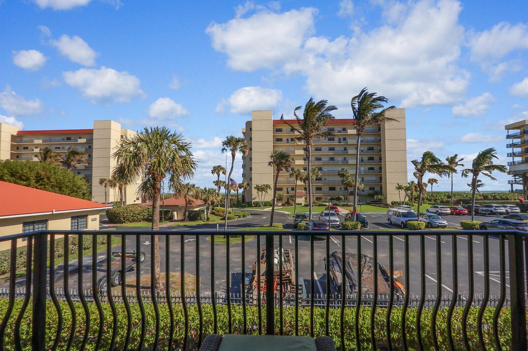 待售: $725,000 (3 贝兹, 3 浴室, 2327 平方英尺)