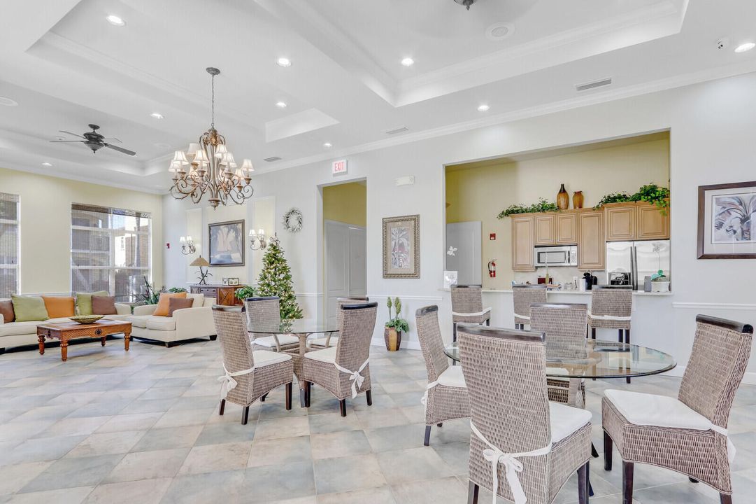 待售: $725,000 (3 贝兹, 3 浴室, 2327 平方英尺)