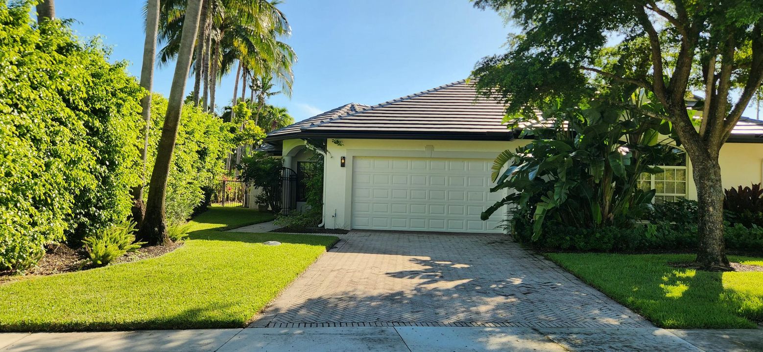 For Sale: $1,870,000 (3 beds, 3 baths, 2017 Square Feet)