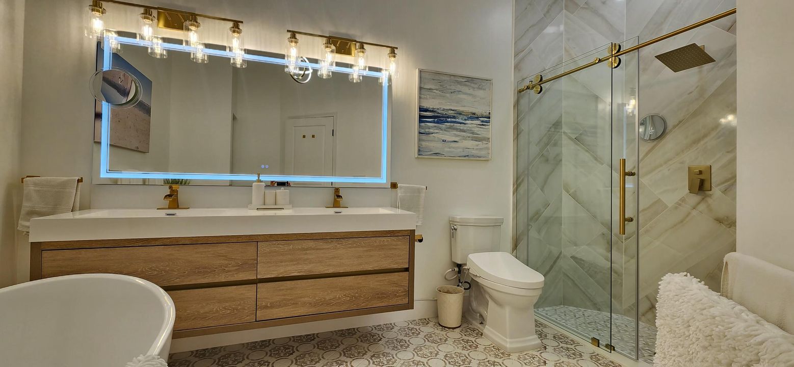 For Sale: $1,870,000 (3 beds, 3 baths, 2017 Square Feet)