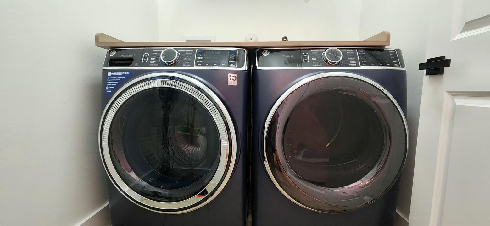 For Sale: $1,870,000 (3 beds, 3 baths, 2017 Square Feet)