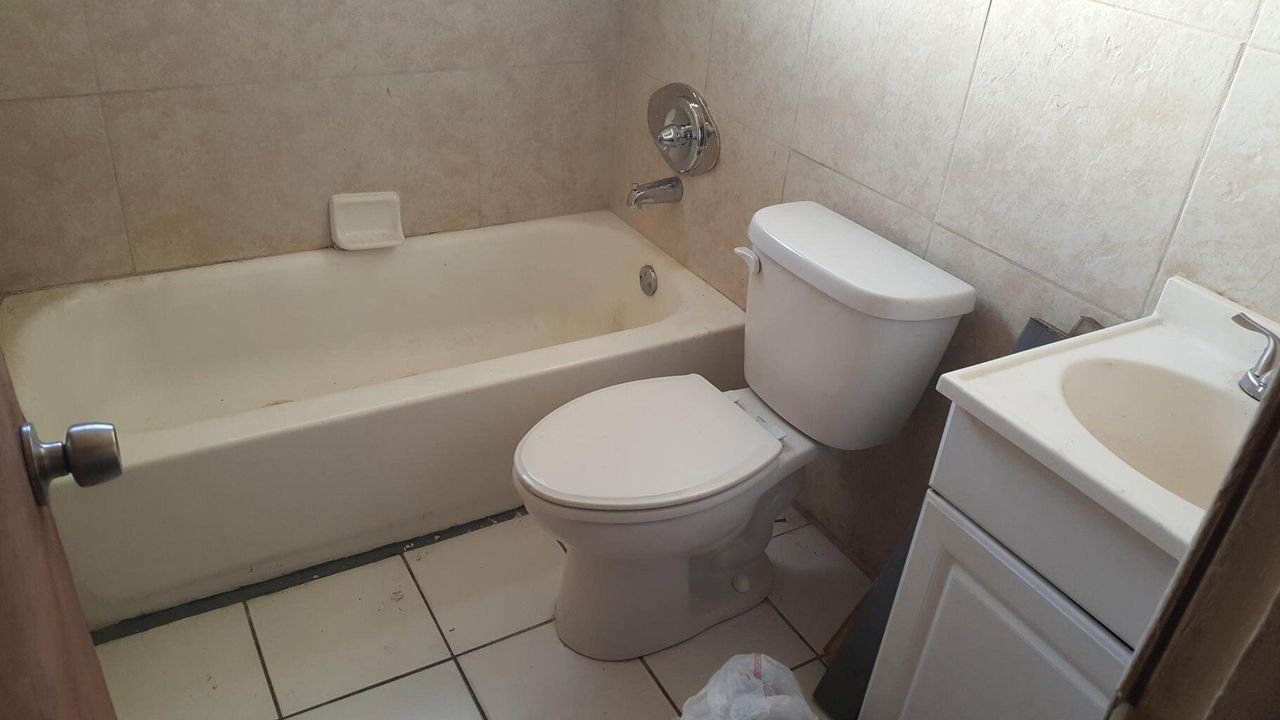 Active With Contract: $370,000 (0 beds, 0 baths, 1404 Square Feet)