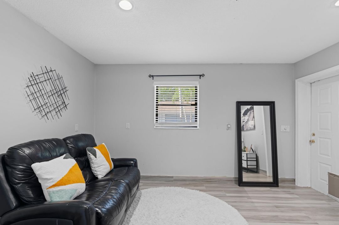 Activo con contrato: $1,899,000 (5 camas, 4 baños, 6000 Pies cuadrados)