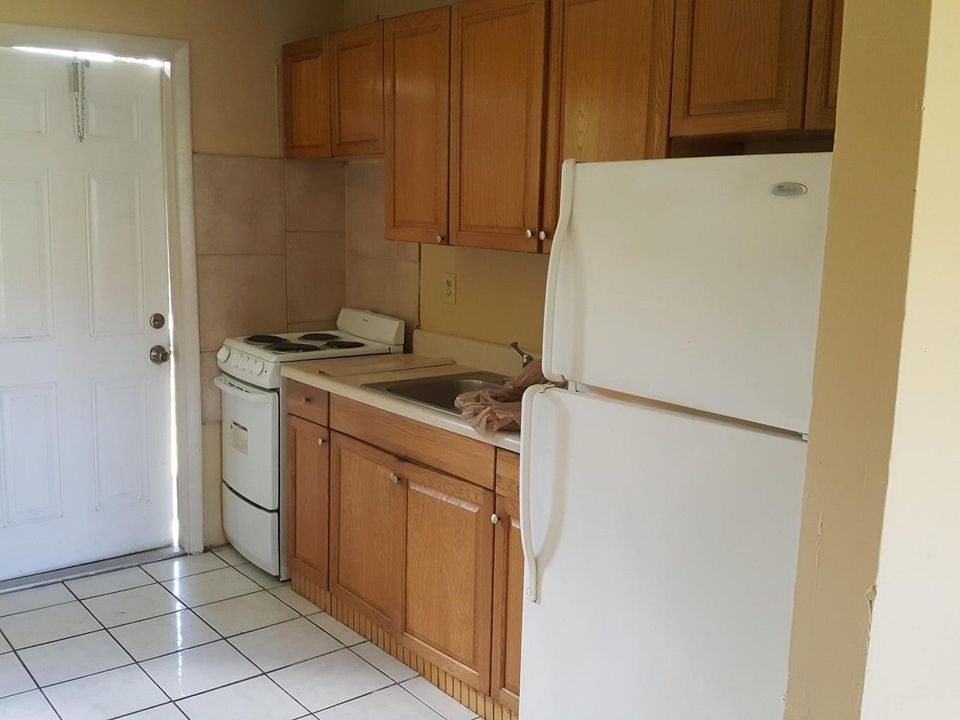 Active With Contract: $370,000 (0 beds, 0 baths, 1404 Square Feet)