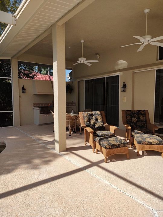 Activo con contrato: $699,500 (3 camas, 2 baños, 2303 Pies cuadrados)