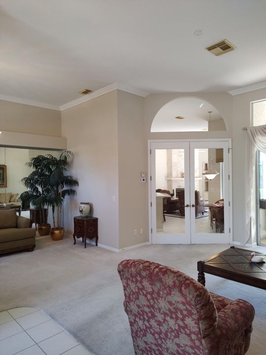 Activo con contrato: $699,500 (3 camas, 2 baños, 2303 Pies cuadrados)