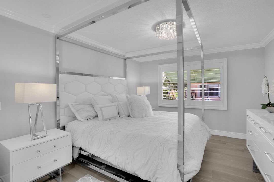 合同活跃: $259,000 (2 贝兹, 2 浴室, 1137 平方英尺)