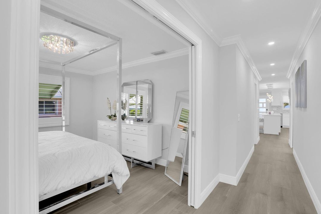 合同活跃: $259,000 (2 贝兹, 2 浴室, 1137 平方英尺)