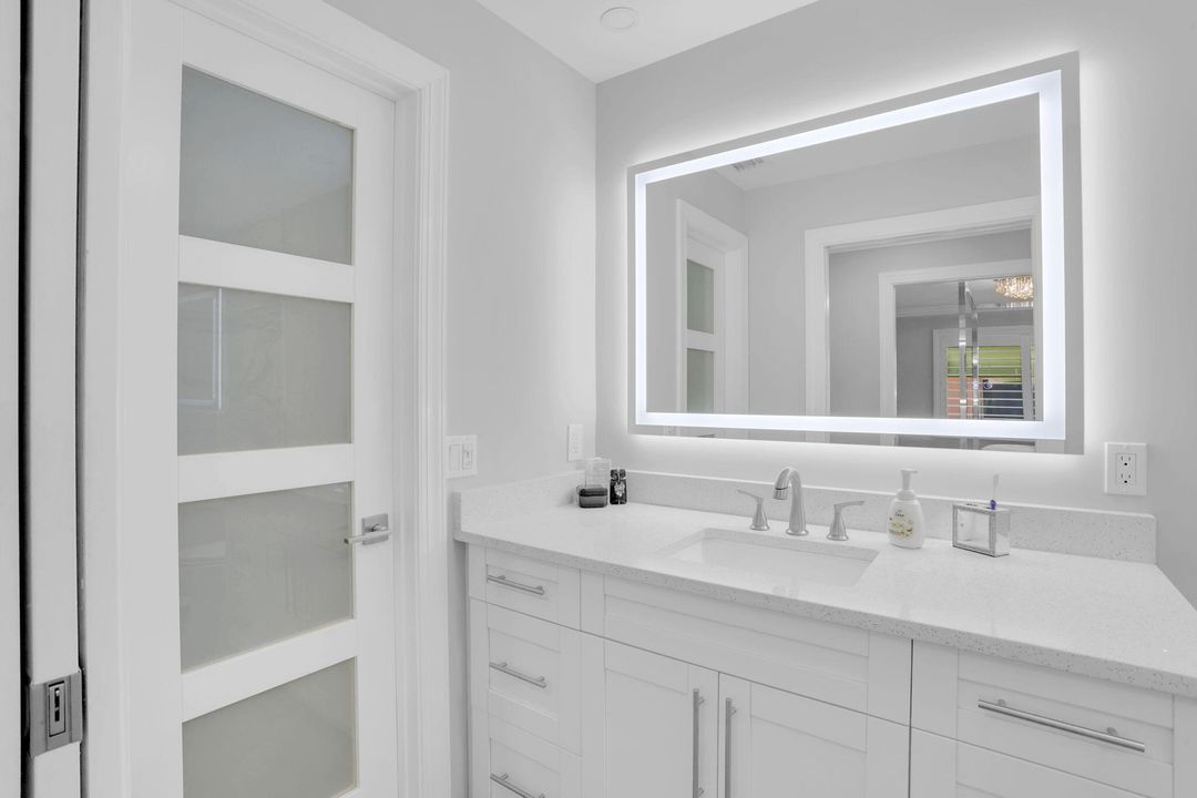 合同活跃: $259,000 (2 贝兹, 2 浴室, 1137 平方英尺)