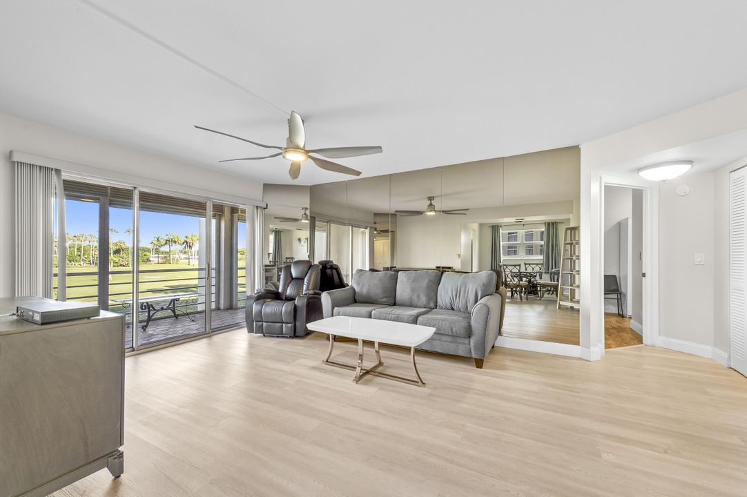 Active With Contract: $165,000 (2 beds, 2 baths, 1103 Square Feet)