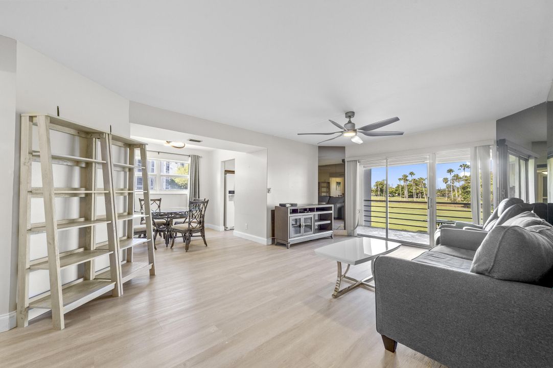 Active With Contract: $165,000 (2 beds, 2 baths, 1103 Square Feet)