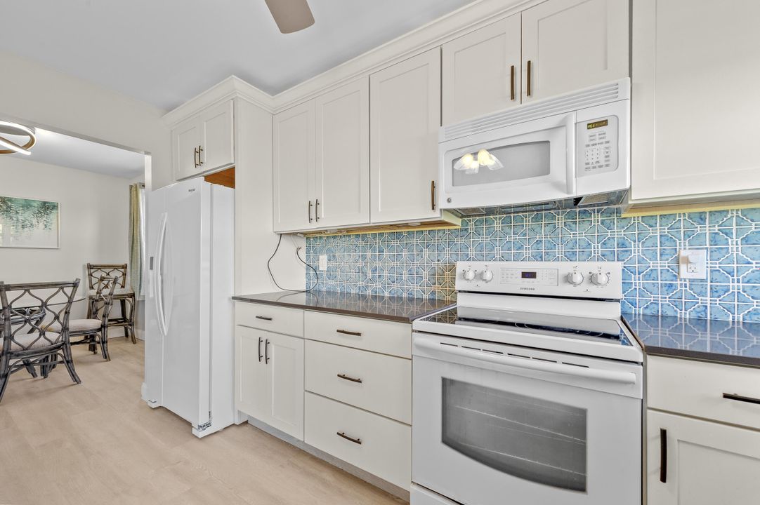 Active With Contract: $165,000 (2 beds, 2 baths, 1103 Square Feet)