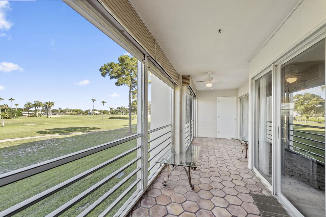 Active With Contract: $165,000 (2 beds, 2 baths, 1103 Square Feet)