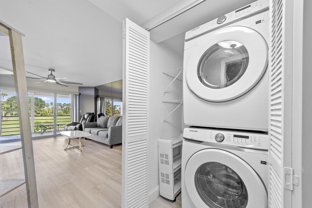 Active With Contract: $165,000 (2 beds, 2 baths, 1103 Square Feet)