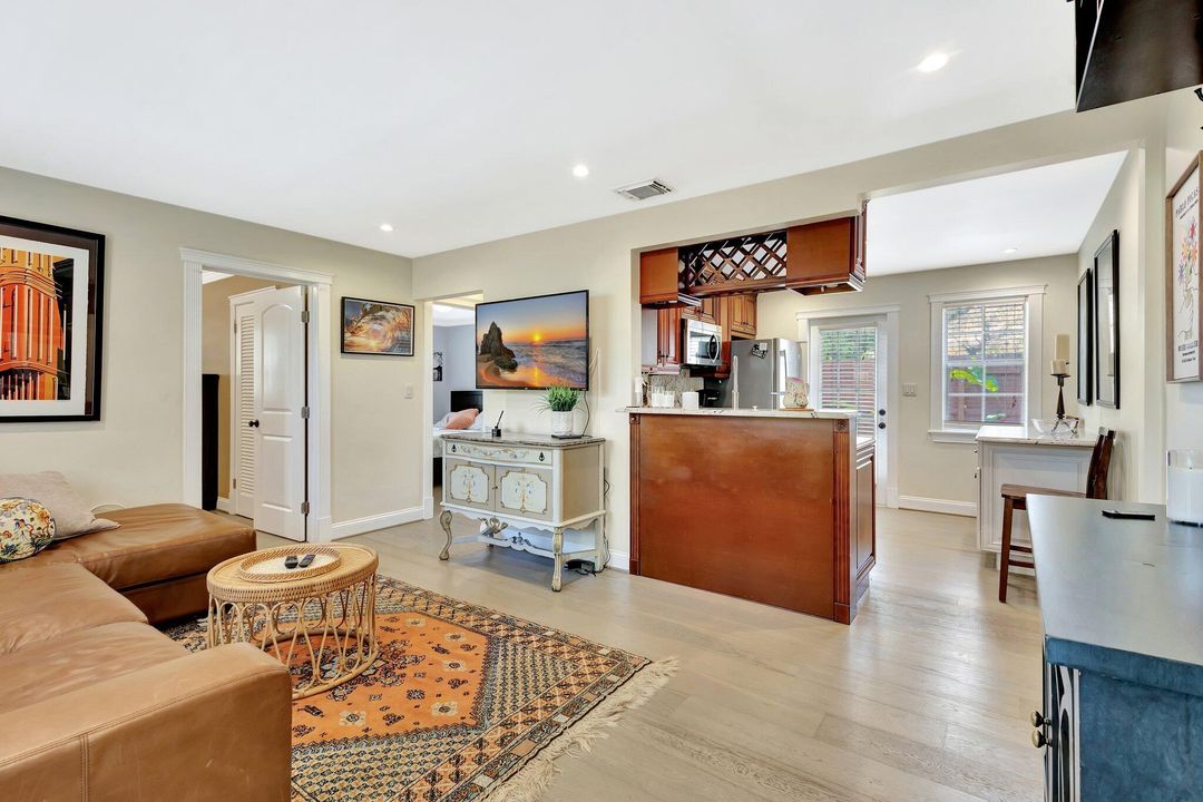 На продажу: $1,095,000 (0 спален, 0 ванн, 1392 Квадратных фут)