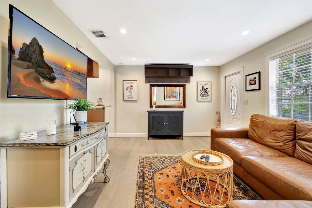 На продажу: $1,095,000 (0 спален, 0 ванн, 1392 Квадратных фут)