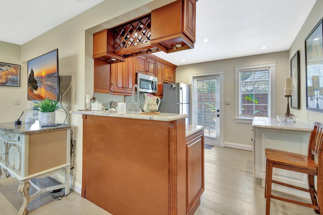 На продажу: $1,095,000 (0 спален, 0 ванн, 1392 Квадратных фут)