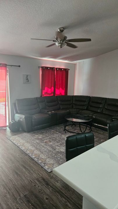 В аренду: $2,800 (3 спален, 2 ванн, 1852 Квадратных фут)