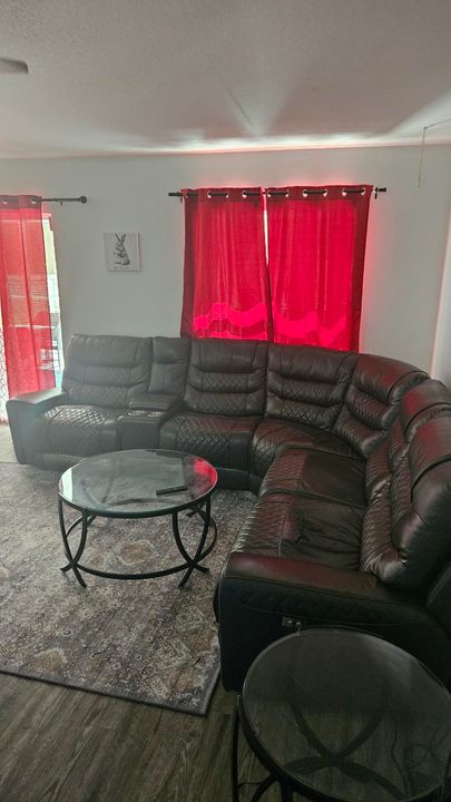 В аренду: $2,800 (3 спален, 2 ванн, 1852 Квадратных фут)