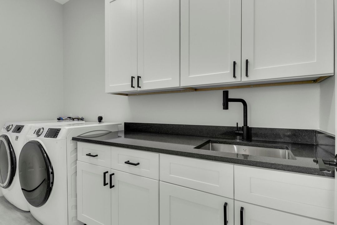 Active With Contract: $630,000 (3 beds, 2 baths, 2017 Square Feet)