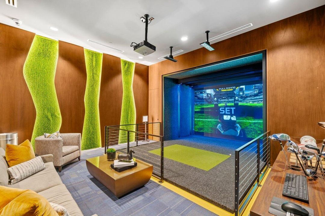 Под контрактом: $2,194,900 (4 спален, 3 ванн, 2949 Квадратных фут)