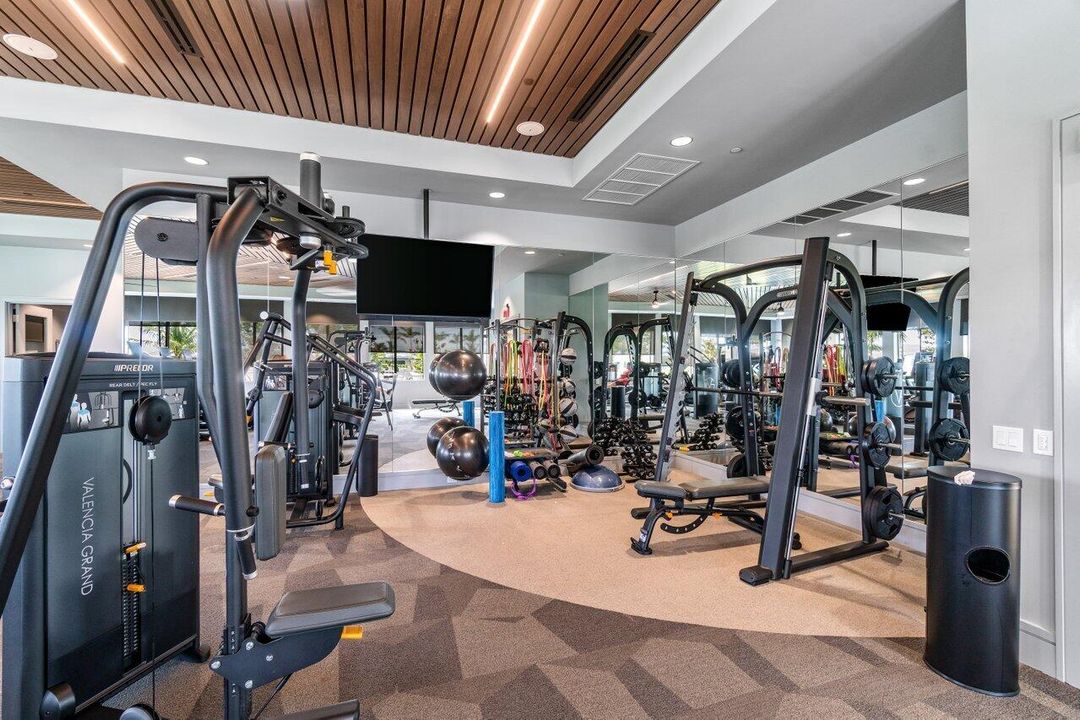 Под контрактом: $2,194,900 (4 спален, 3 ванн, 2949 Квадратных фут)