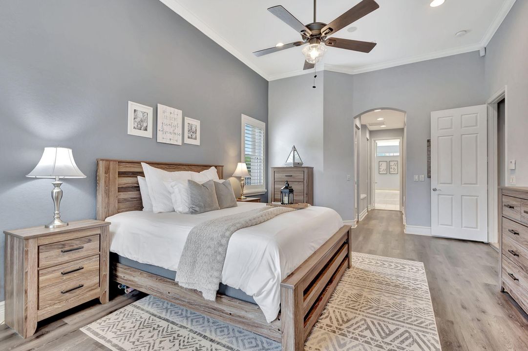 Active With Contract: $15,000 (5 beds, 3 baths, 3280 Square Feet)