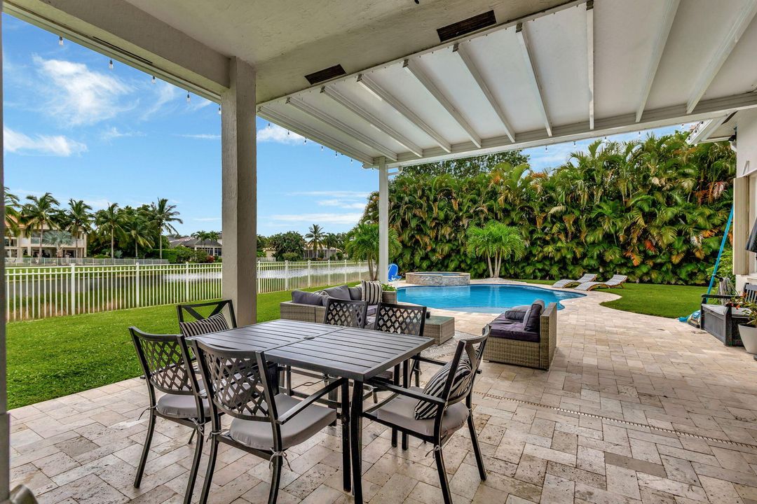 Active With Contract: $15,000 (5 beds, 3 baths, 3280 Square Feet)