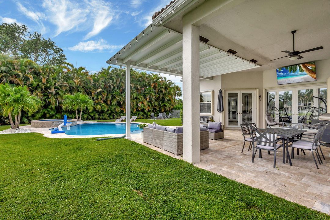 Active With Contract: $15,000 (5 beds, 3 baths, 3280 Square Feet)