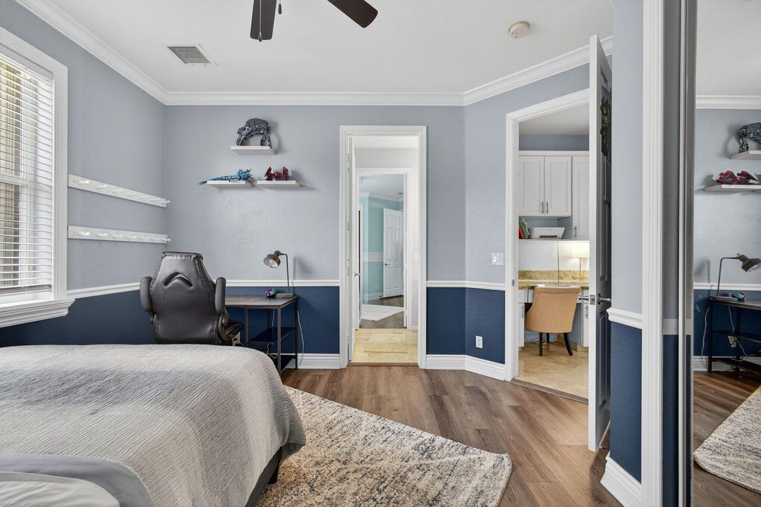 Active With Contract: $15,000 (5 beds, 3 baths, 3280 Square Feet)